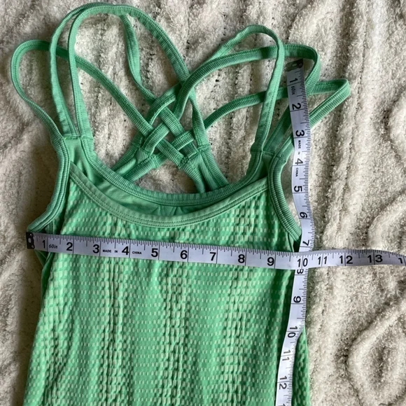 Athleta Mind Over Matter Pixel Tank XS Lily Pad Green Built In Bra Athletic Top - Picture 9 of 13